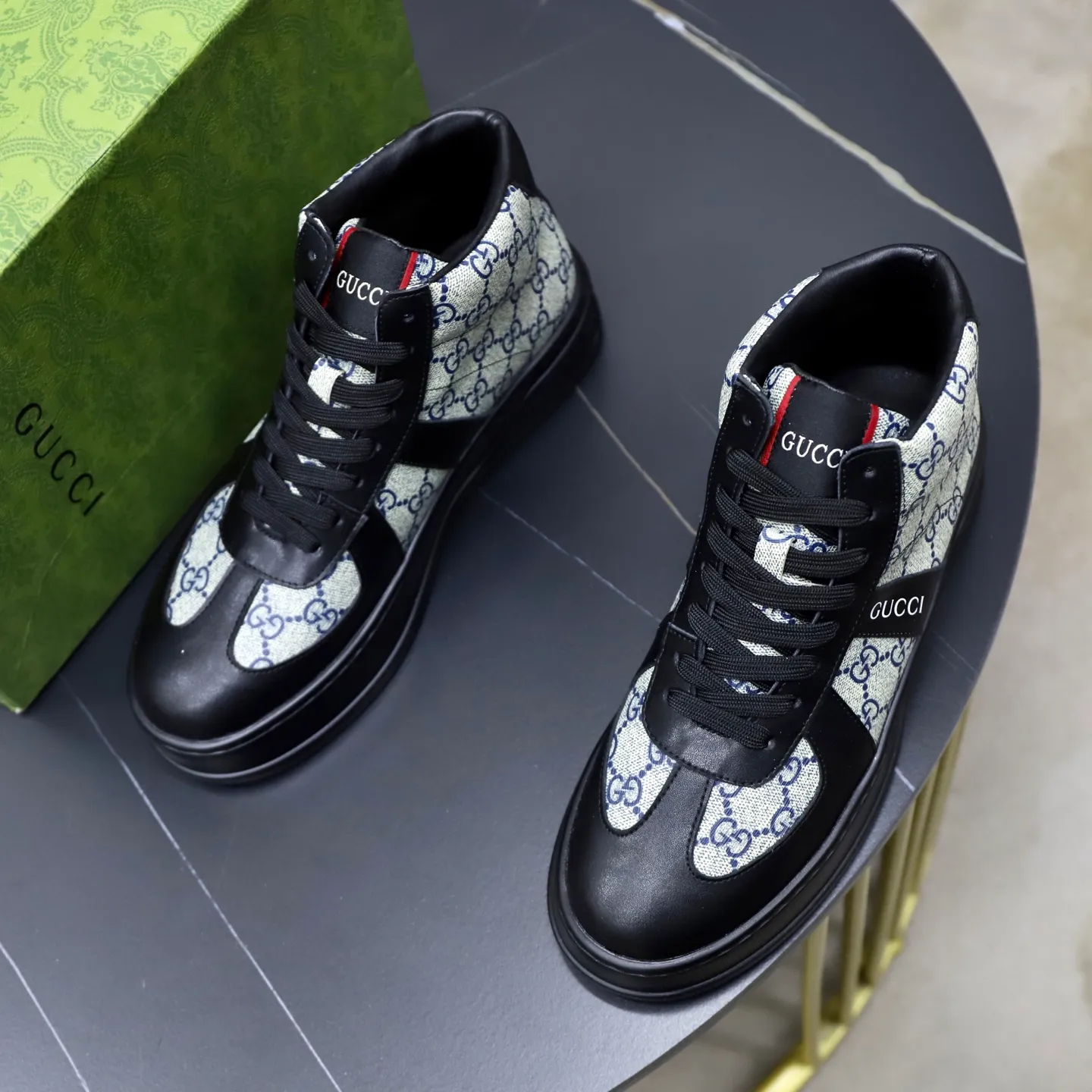 Ex-factory price: 442💰🙅‍♂️🙅‍♂️🙅‍♂️ Brand: GUCCI Standard code: 38-44 (45 customized) Grade: Same as the official website Material: Original cowhide material spliced with brand cloth Comfortable and breathable lining Lightweight and wear-resistant sports outsole Style category: Men's fashionable casual shoes Running sports shoes Distinguished luxury brand elements Top luxury color: actual picture color